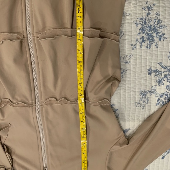 Jane Darling By Me tan stretch jacket/top - size Small. Like new EUC. - Picture 5 of 10